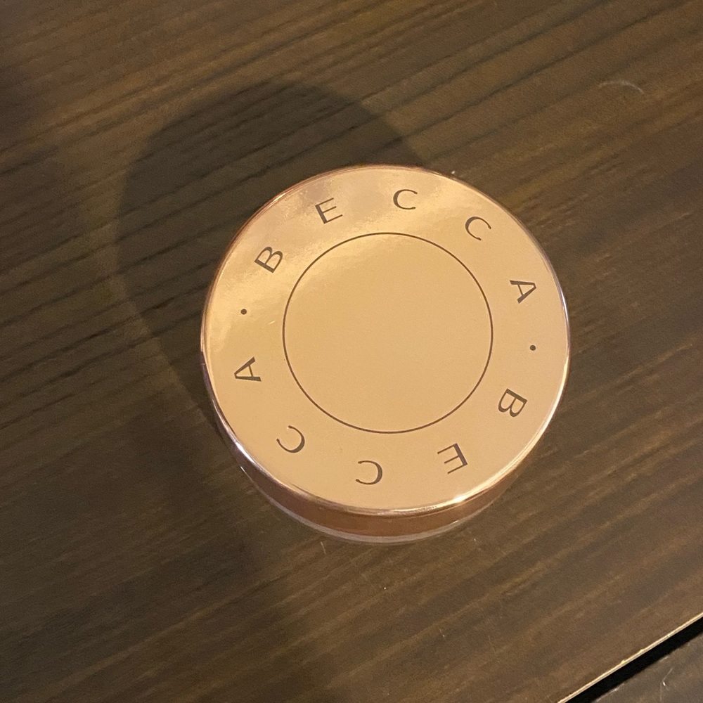 *New, no box* Becca Champagne Pop glow dust highlighter